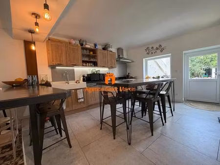 belle maison de village entièrement rénovée avec garage et jardin