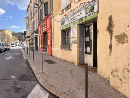 local commercial de 105 m² à lambesc