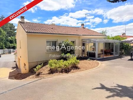 maison la séguinière  4 chambres  110 m2