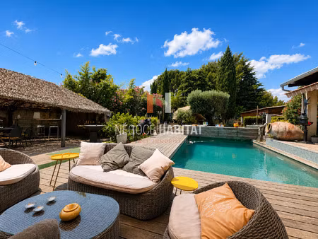 villa 316 m2 hab. / terrain 1831 m2 - piscine - garage