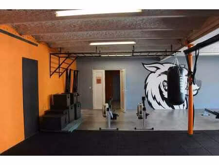 local commercial à louer avec douches