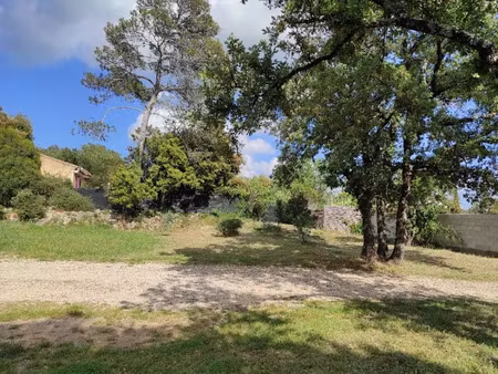 vente terrain 750 m² à garéoult (83136)  165 000 €