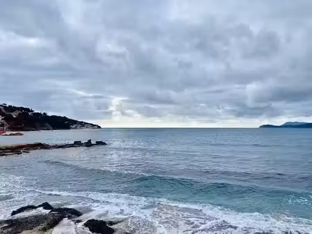 vente terrain 735 m² à carqueiranne (83320)  499 000 €