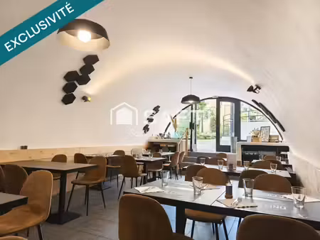 vente locaux professionnels 3 pièces 80 m² à embrun (05200)  74 000 €