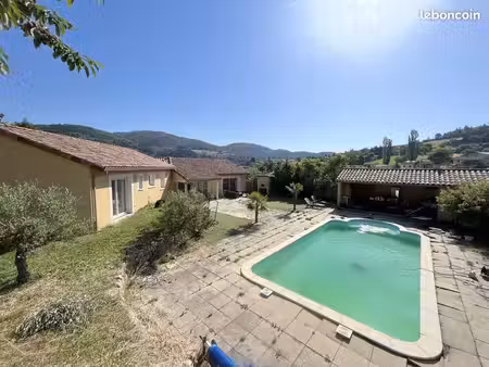 villa 8 pièces 154 m²
