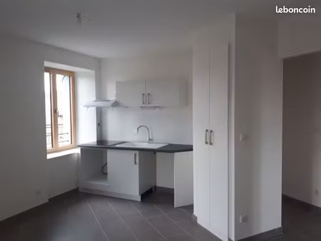 appartement à louer dans le bourg de venteuges