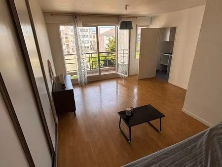 à louer – studio meublé de 29 m² avec balcon – à 2 minutes à pied de la gare d’aulnay-sous
