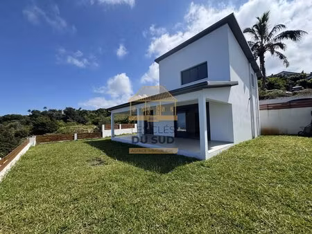 petite-île – maison neuve 2025 avec vue mer – 3 chambres et terrasse