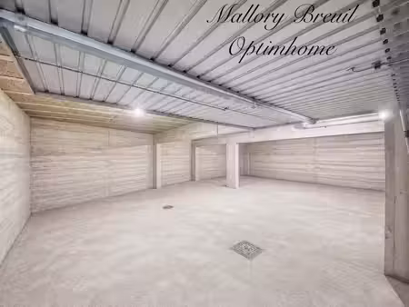 vente parking 75 m² à sète (34200)  118 000 €