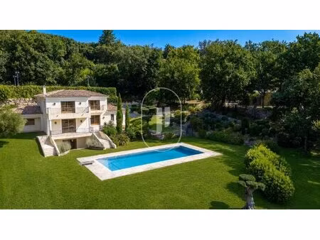 belles propriété avec 3 maisons  piscine et tennis à rénover à vendre à la garde freinet