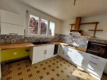 vente maison à saint-jean-de-thouars (79100) : à vendre / 78m² saint-jean-de-thouars