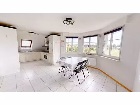 bel appartement 3 pièces de 80m² + balcon