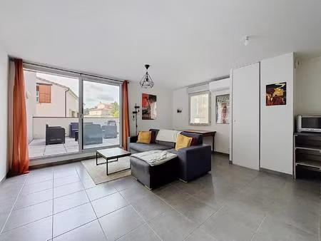 t3 lumineux avec terrasse exceptionnelle