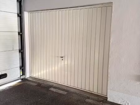bordeaux cauderan garage fermé et sécurisé