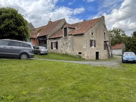 joli potentiel pour cette ancienne propriété avec dépendances
