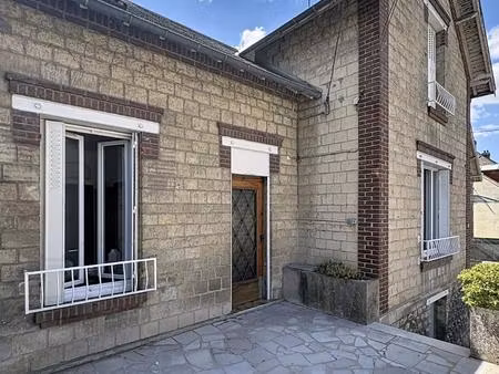 joli maison de ville proche gare et commerces
