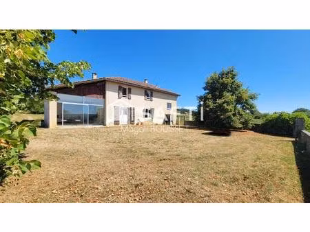 maison t4 de 140m² et son terrain de 14890m² avec vue imprenable.