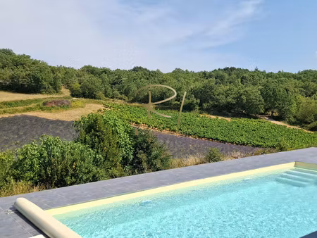 villa contemporaine de plain-pied avec piscine proche barj