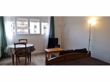 location meublée appartement 1 pièce 34 m² à maurepas (78310)  890 €