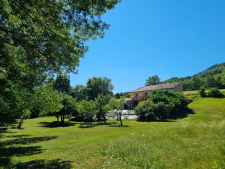 mas provencal renove avec piscine
