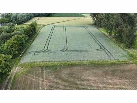 parcelle de terrain agricole de 18a  située à la campagne