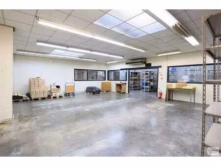 entrepôt de 560 m² multi usages possibles !!