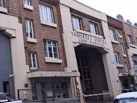entrepôt industriel herstal  grand volume  lumineux