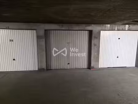 location parking 14 m² à briançon (05100)  150 €