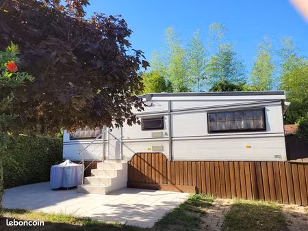 caravane sur terrain privé