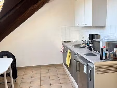 t2 sous comble : belle luminosité
