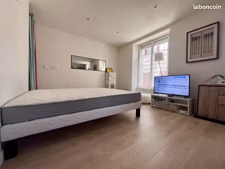 studio 1 pièce 28 m²