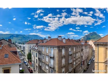 t2 48m² proche centre-ville grenoble tram a&b