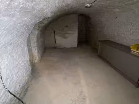 à louer – grande cave de 20 m² – centre-ville de rennes
