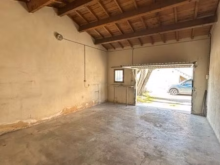grand garage à louer grillon
