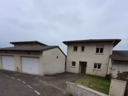 villa 4 pièces 94 m²