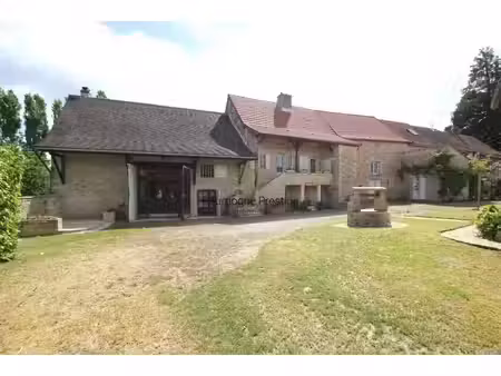 authentique propriete de caractere en pierre avec galerie maconnaise et nombreuses...