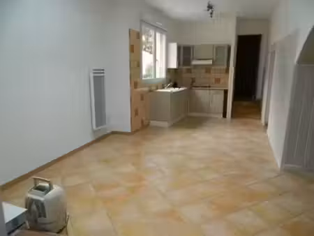 location appartement 2 pièces 50 m² à aubagne (13400)  806 €