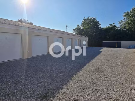 location parking 18 m² à saint-laurent-de-la-pree (17450)  200 €