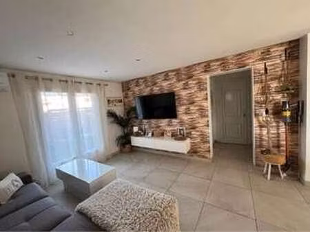 location maison à connerré (72160) : à louer / 49m² connerré