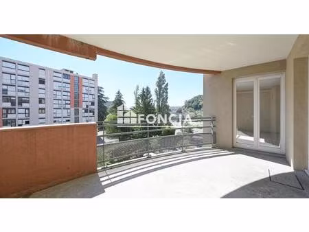 grand t3 de 72 m² avec terrasse  garage et stationnement