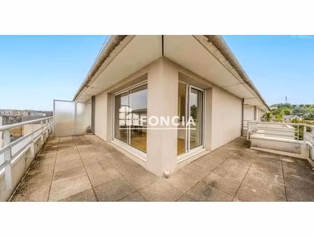 joli duplex en dernier étage avec terrasse et garage