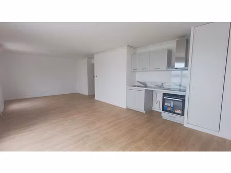 location appartement 4 pièces 80.9 m² à hazebrouck (59190)  1 115 €