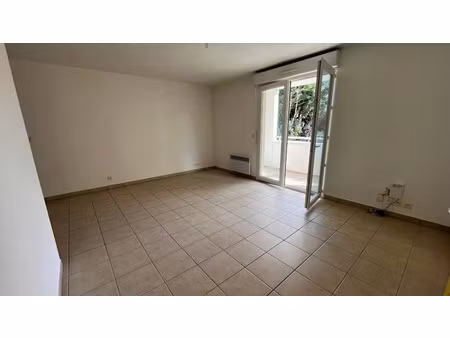 location appartement 2 pièces 42.08 m² à lescar (64230)  565 €