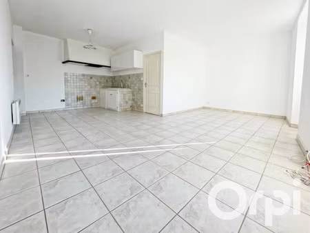 location appartement 1 pièce 46.12 m² à mondragon (84430)  465 €