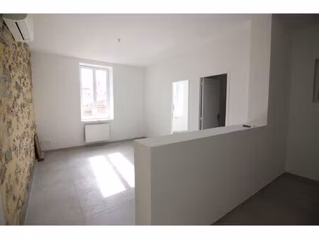 nimes quartier grézan bel appartement rénové p2 de 41 57m² au 1er étage sans ascenseur.