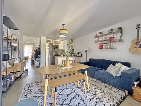 appartement récent avec terrasse à sceaux  face au rer b rob