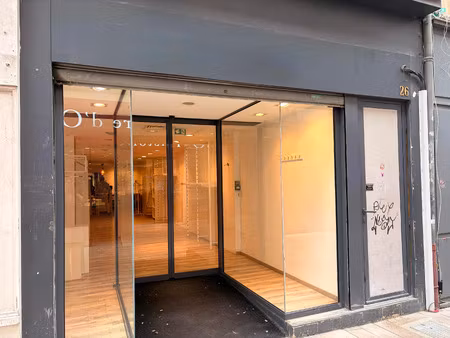 a louer à dax  local commercial d'environ 70 m2