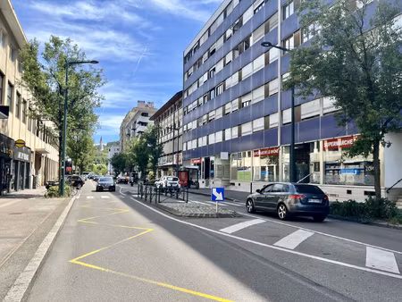 annecy place de parking