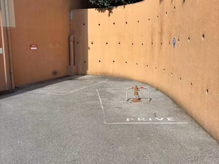 nice nord/gorbella : parking extérieur 23 500 euros