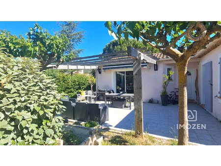 maison t5 de 120m2 le val (83143)
